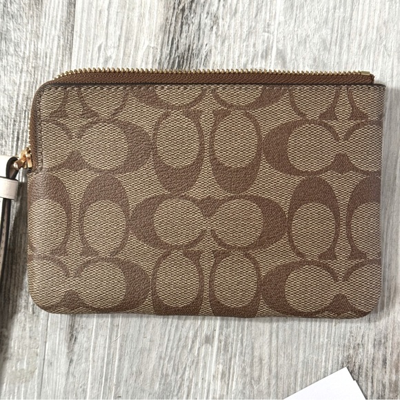 Coach wristlet - Picture 3 of 3